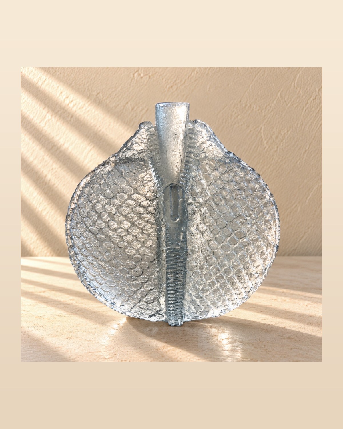 Zipper vase